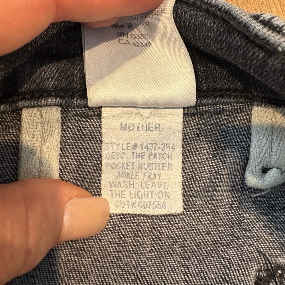 MOTHER The Patch Pocket Hustler Ankle Fray in The Light On Wash Size 25 - Picture 7 of 7